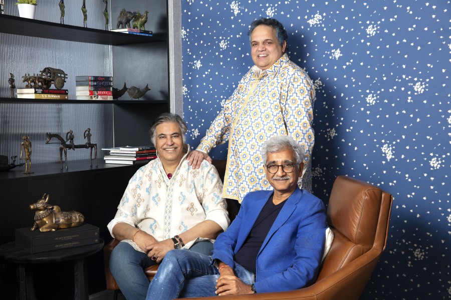 Designers Abu Jani and  Sandeep Khosla with President and Chief Executive of Reliance Brands Limited Darshan Mehta. (Photo Courtesy: Corporate Communications, RIL)